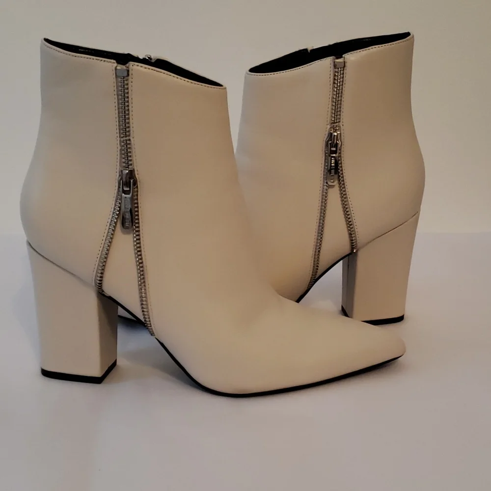 Nine West ankle boots/booties size 9.  Excellent pre owned condition. - Picture 5 of 8